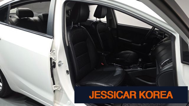 2016 Kia The New K3 - Thumbnail 9