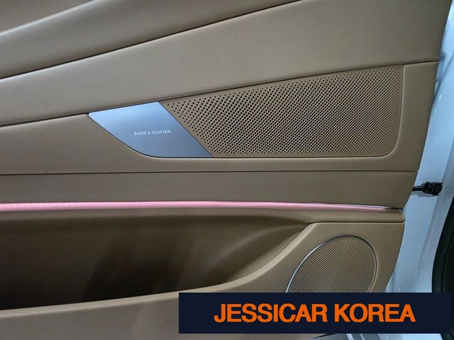 2025 Genesis G80 (RG3) - Thumbnail 13