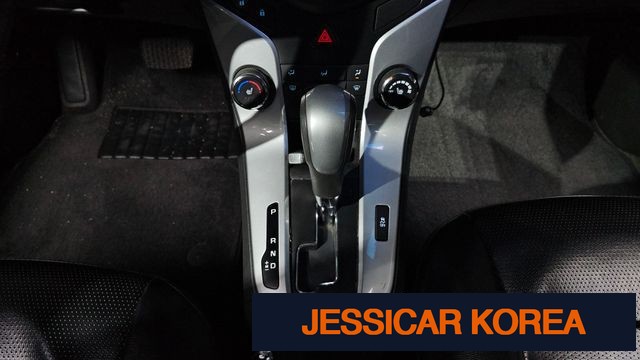 2013 Chevrolet Cruze - Thumbnail 3