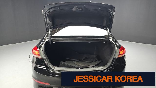 2016 Hyundai Avante AD - Thumbnail 15