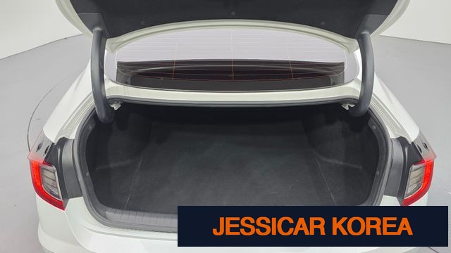 2022 Hyundai Sonata (DN8) - Thumbnail 3