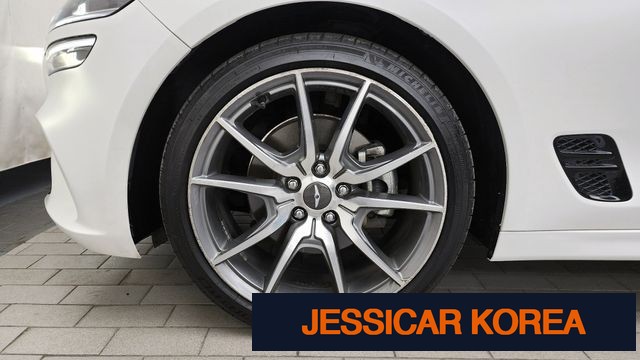2021 Genesis The New G70 - Thumbnail 13