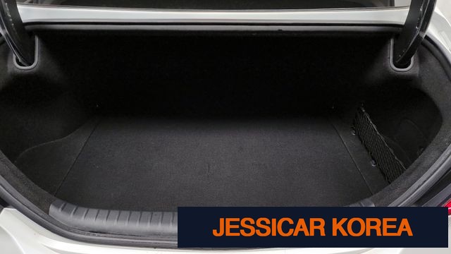 2021 Genesis The New G70 - Thumbnail 19