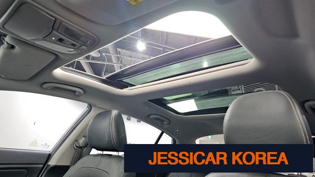2012 Kia K5 Hybrid - Thumbnail 2