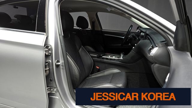 2021 Genesis The New G70 - Thumbnail 5