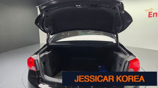 2017 Chevrolet Impala - Thumbnail 2