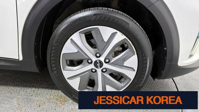 2022 Kia Niro EV - Thumbnail 11
