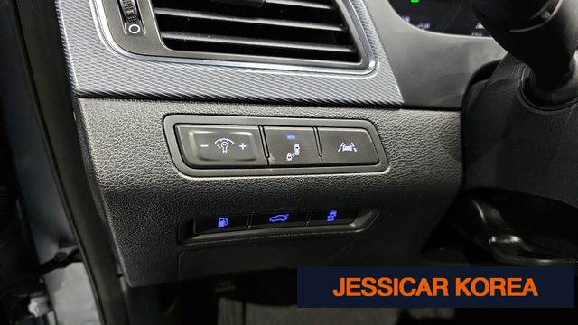 2015 Hyundai LF Sonata Hybrid - Thumbnail 4