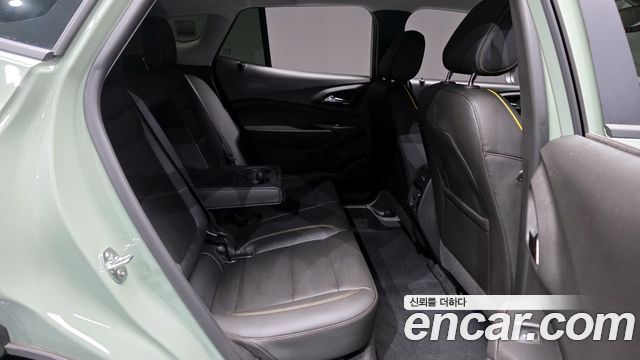 2025 Chevrolet 트랙스 크로스오버 - Thumbnail 2
