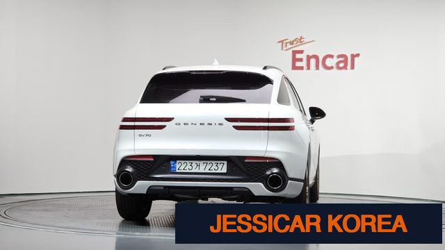 2023 Genesis GV70 - Thumbnail 5