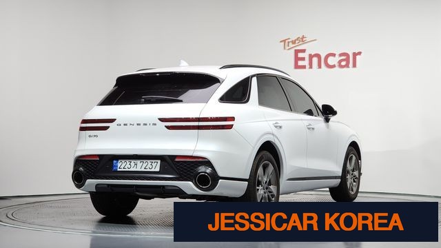 2023 Genesis GV70 - Thumbnail 7