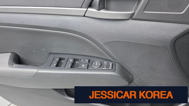 2016 Hyundai Avante AD - Thumbnail 2