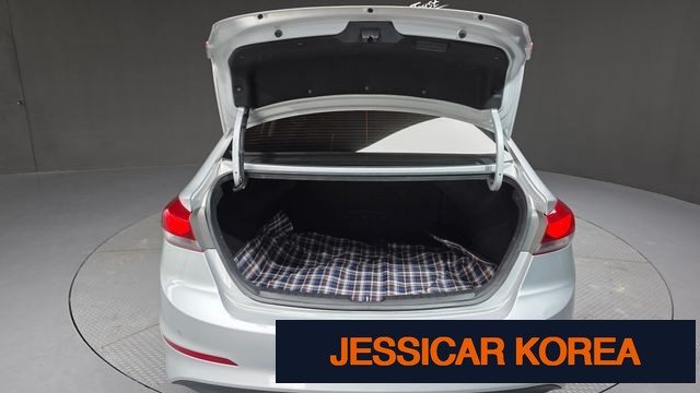 2016 Hyundai Avante AD - Thumbnail 16