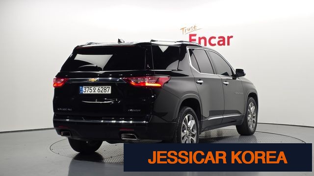 2020 Chevrolet Traverse - Thumbnail 2