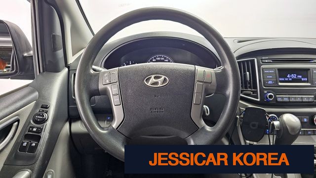 2017 Hyundai Grand Starex - Thumbnail 8