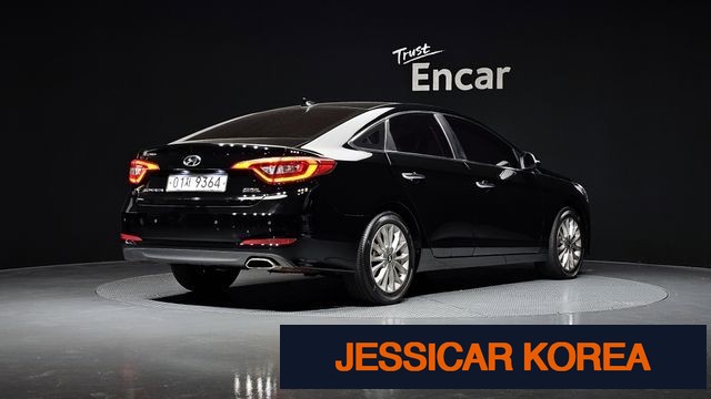 2015 Hyundai LF Sonata - Thumbnail 4