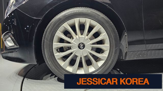 2015 Hyundai LF Sonata - Thumbnail 9