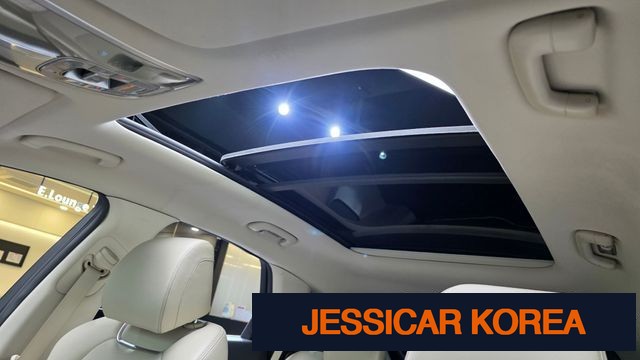 2021 Genesis GV70 - Thumbnail 17