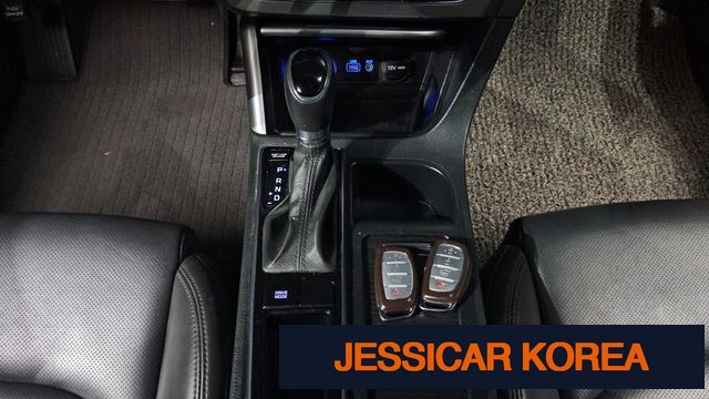 2016 Hyundai LF Sonata Hybrid - Thumbnail 3