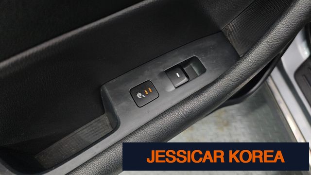 2016 Hyundai LF Sonata Hybrid - Thumbnail 10