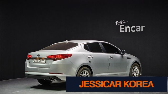 2011 Kia K5 - Thumbnail 3