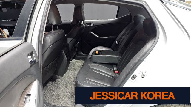 2011 Kia K5 - Thumbnail 8