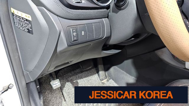 2011 Kia K5 - Thumbnail 9