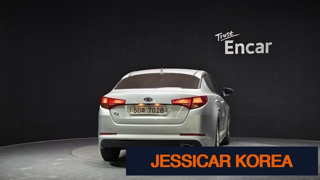 2011 Kia K5 - Thumbnail 20