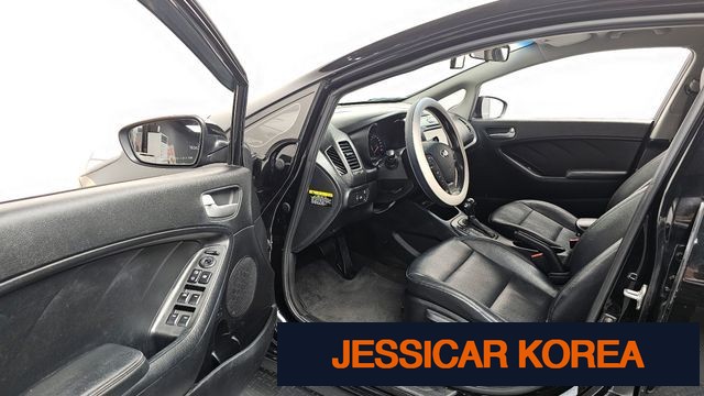 2013 Kia K3 - Thumbnail 4