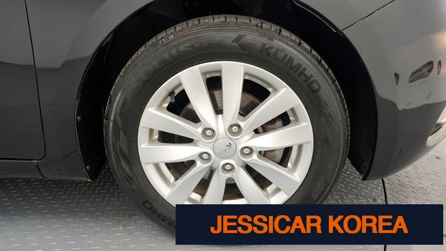 2013 Kia K3 - Thumbnail 10