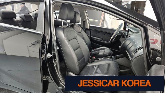 2013 Kia K3 - Thumbnail 11
