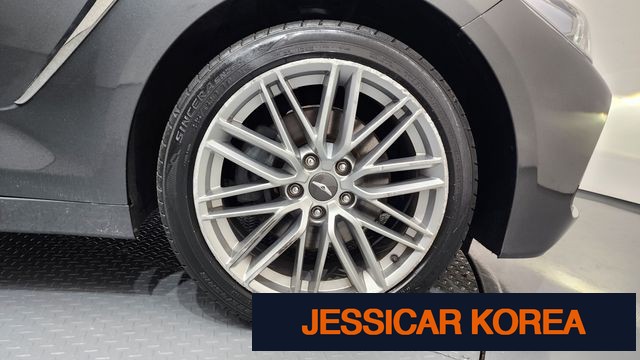 2019 Genesis G70 - Thumbnail 2