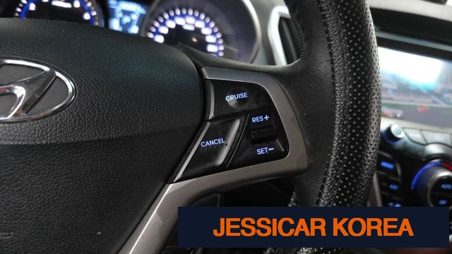 2012 Hyundai Veloster - Thumbnail 9
