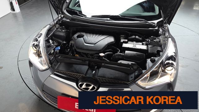 2012 Hyundai Veloster - Thumbnail 12