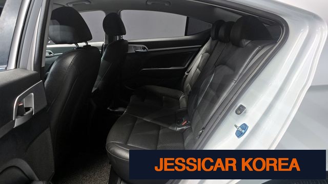 2019 Hyundai The New Avante AD - Thumbnail 11