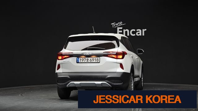 2023 Kia Seltos - Thumbnail 2