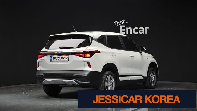 2023 Kia Seltos - Thumbnail 17