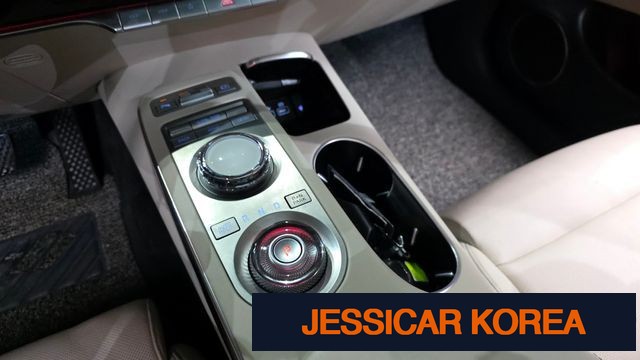 2021 Genesis GV70 - Thumbnail 8