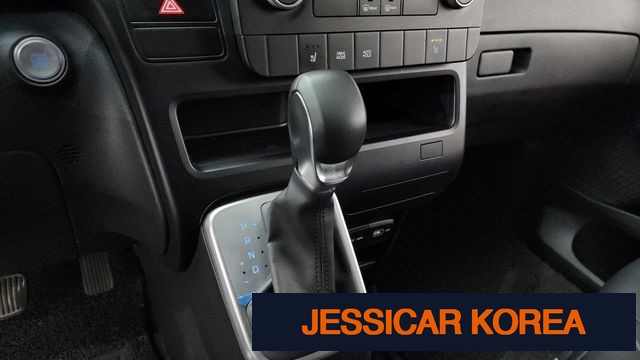 2022 Hyundai Staria - Thumbnail 5