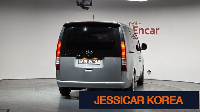 2023 Hyundai Staria - Thumbnail 18