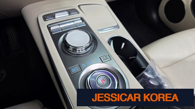 2021 Genesis GV70 - Thumbnail 20