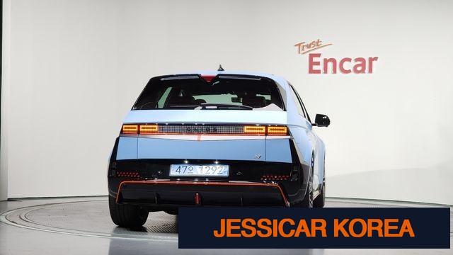 2025 Hyundai Ioniq 5 - Thumbnail 3