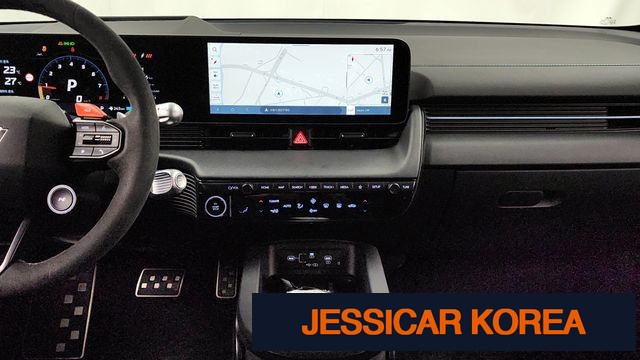 2025 Hyundai Ioniq 5 - Thumbnail 13