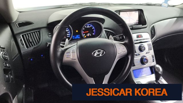 2010 Hyundai Genesis Coupe - Thumbnail 3