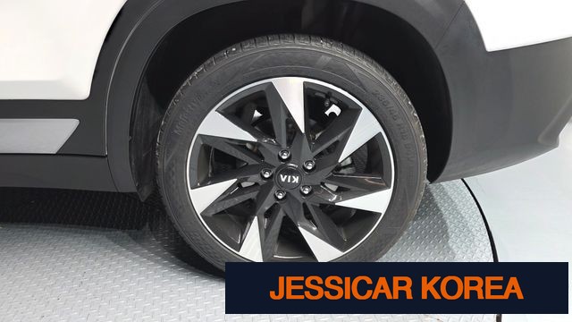 2021 Kia Seltos - Thumbnail 9