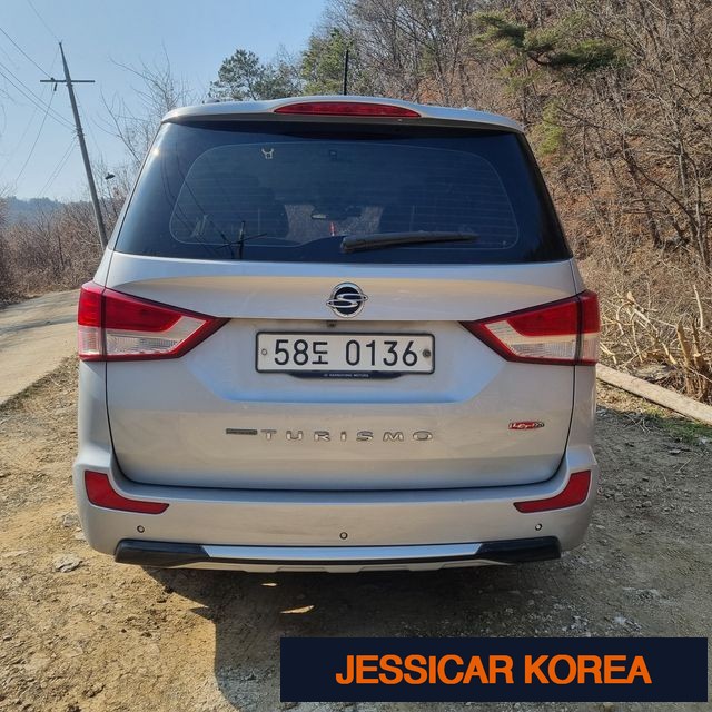 2016 KG Mobility Korando Turismo - Thumbnail 4