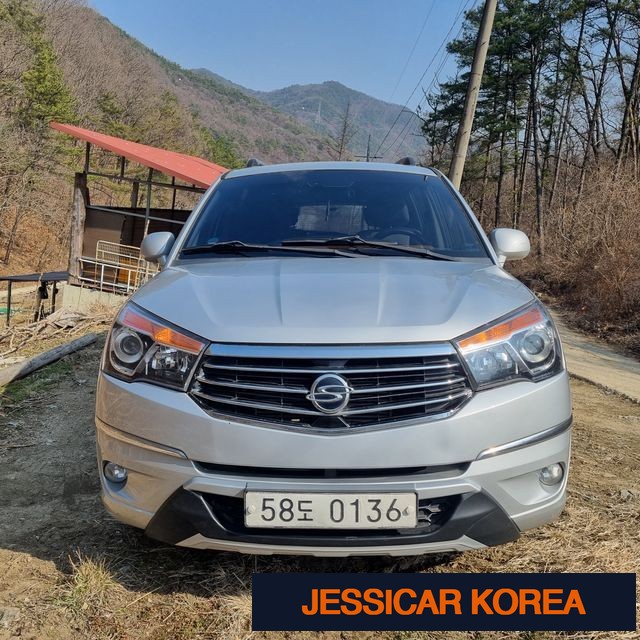 2016 KG Mobility Korando Turismo - Thumbnail 5