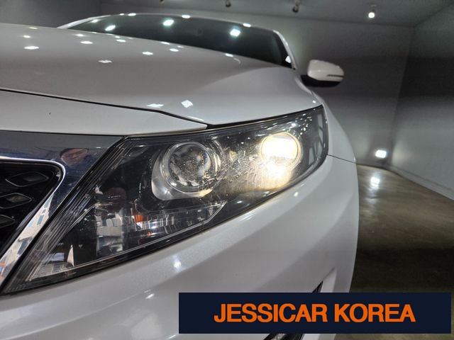 2011 Kia K5 - Thumbnail 6