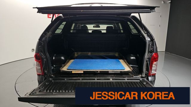 2016 KG Mobility Korando Sports - Thumbnail 6