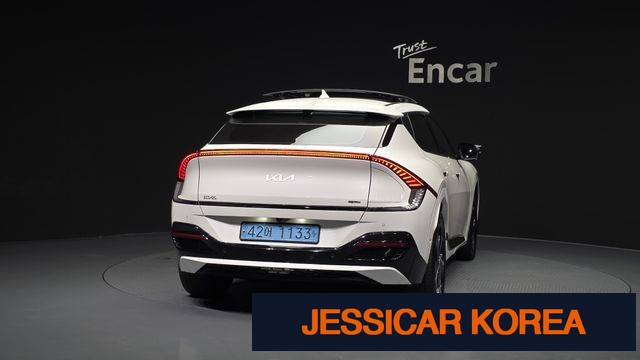 2023 Kia EV6 - Thumbnail 4